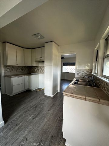 1223 W 64th, Los Angeles, CA 90044
