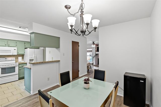 1904 Dartmouth Street Q4, College Station, TX 77840