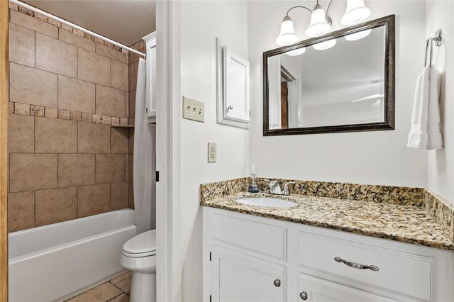 1904 Dartmouth Street Q4, College Station, TX 77840