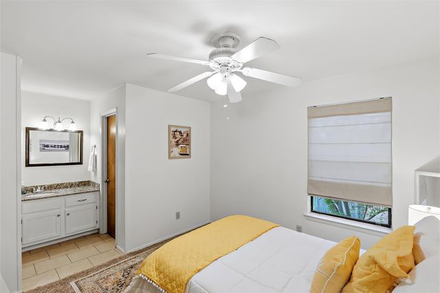 1904 Dartmouth Street Q4, College Station, TX 77840