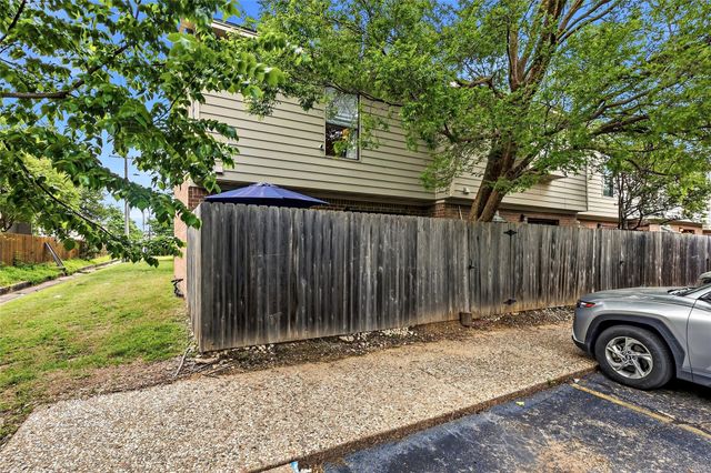1904 Dartmouth Street Q4, College Station, TX 77840