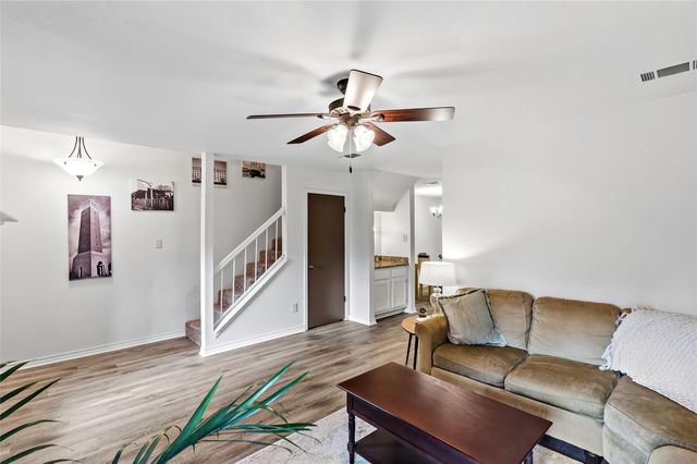 1904 Dartmouth Street Q4, College Station, TX 77840