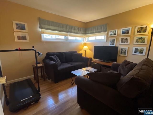 225 12th Street, Cresskill, NJ 07626