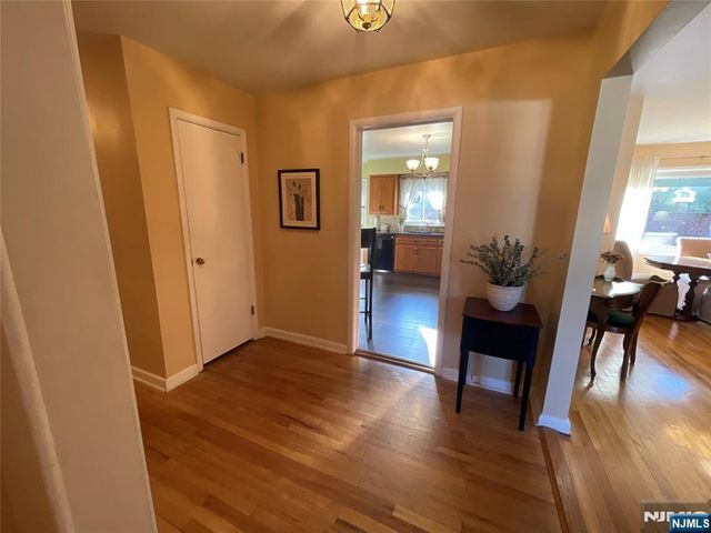 225 12th Street, Cresskill, NJ 07626