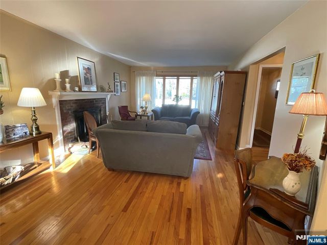 225 12th Street, Cresskill, NJ 07626