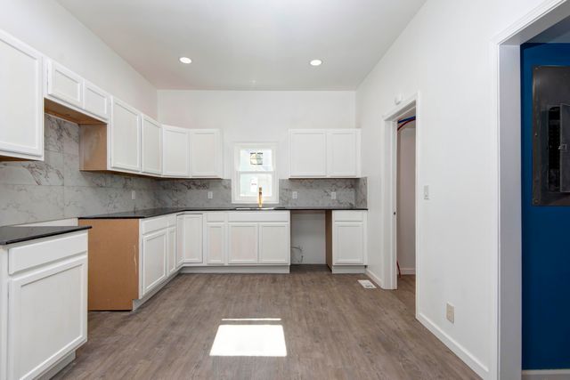 150 E Elm Street, Republic, MO 65738