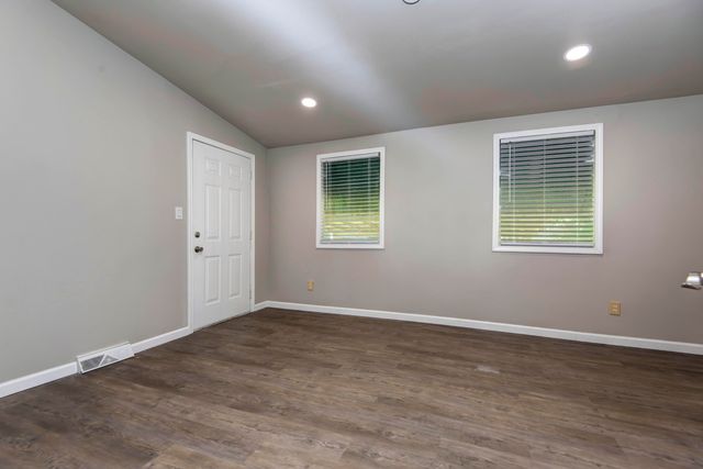 150 E Elm Street, Republic, MO 65738