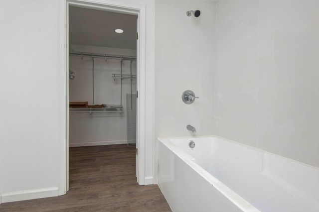 150 E Elm Street, Republic, MO 65738
