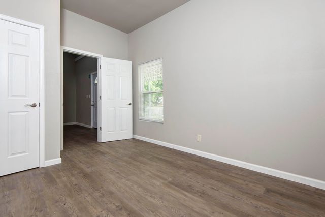 150 E Elm Street, Republic, MO 65738
