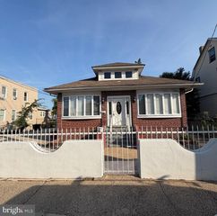 3265 RIVER RD, Camden, NJ 08105