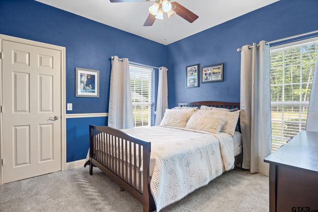 910 Holly Hill Ln, Mt Pleasant, TX 75455