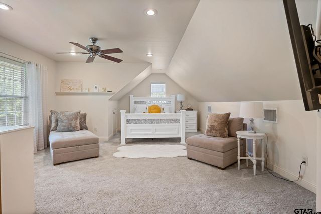 910 Holly Hill Ln, Mt Pleasant, TX 75455