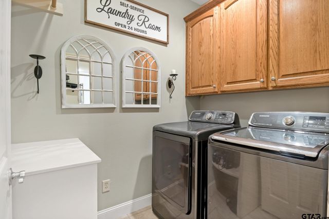 910 Holly Hill Ln, Mt Pleasant, TX 75455