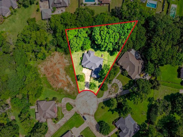 910 Holly Hill Ln, Mt Pleasant, TX 75455
