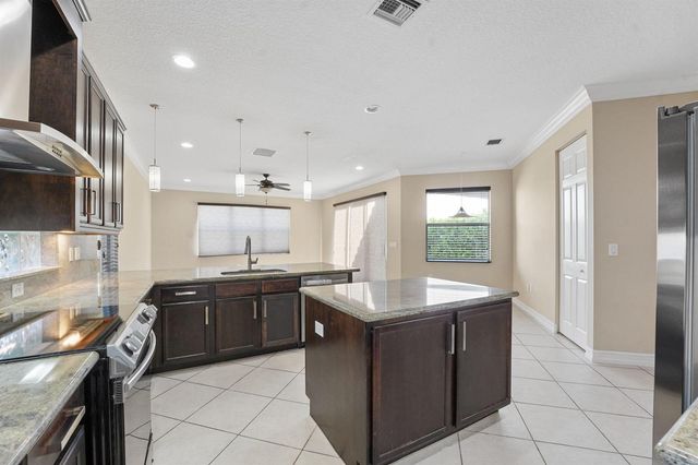 8256 Savara Streams Lane, Boynton Beach, FL 33473