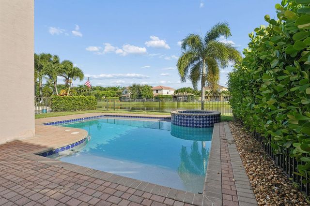 8256 Savara Streams Lane, Boynton Beach, FL 33473