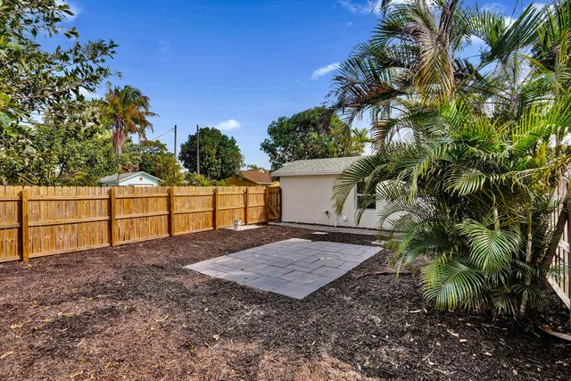601 N 13th Avenue N, Lake Worth Beach, FL 33460