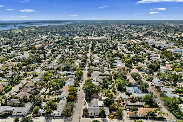 601 N 13th Avenue N, Lake Worth Beach, FL 33460