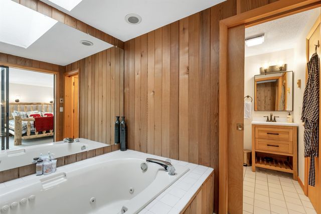 4 Bear Village Road, Bartlett, NH 03812