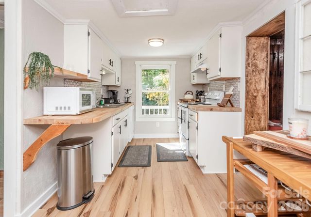 284 Grady Winkler Road, Boone, NC 28607
