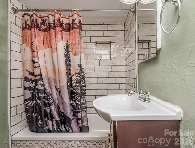284 Grady Winkler Road, Boone, NC 28607