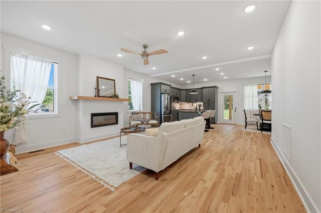 75 2nd Avenue SE, Taylorsville, NC 28681