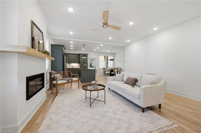 75 2nd Avenue SE, Taylorsville, NC 28681