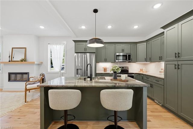 75 2nd Avenue SE, Taylorsville, NC 28681