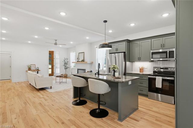 75 2nd Avenue SE, Taylorsville, NC 28681