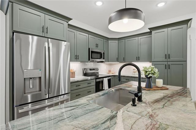 75 2nd Avenue SE, Taylorsville, NC 28681