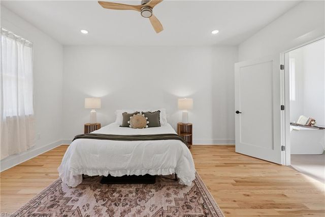 75 2nd Avenue SE, Taylorsville, NC 28681