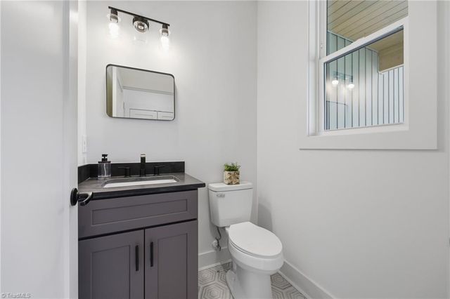 75 2nd Avenue SE, Taylorsville, NC 28681