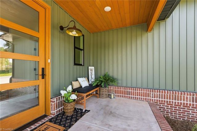 75 2nd Avenue SE, Taylorsville, NC 28681