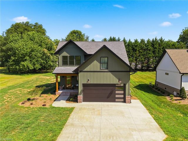 75 2nd Avenue SE, Taylorsville, NC 28681