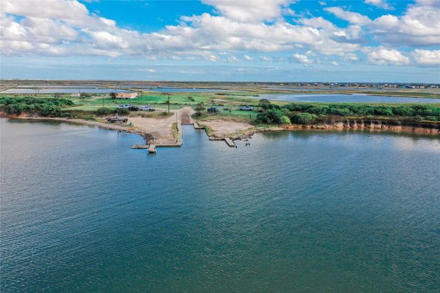 577 E Red Snapper Drive, Palacios, TX 77465