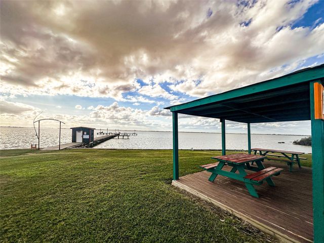 577 E Red Snapper Drive, Palacios, TX 77465