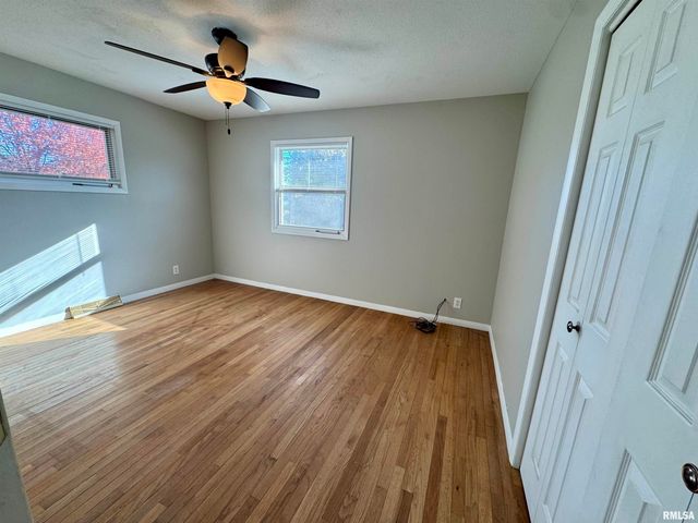 2207 18TH Street, Bettendorf, IA 52722