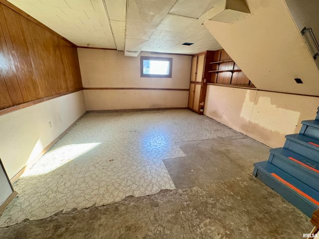 2207 18TH Street, Bettendorf, IA 52722