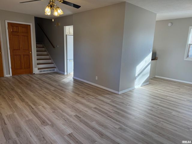 2207 18TH Street, Bettendorf, IA 52722