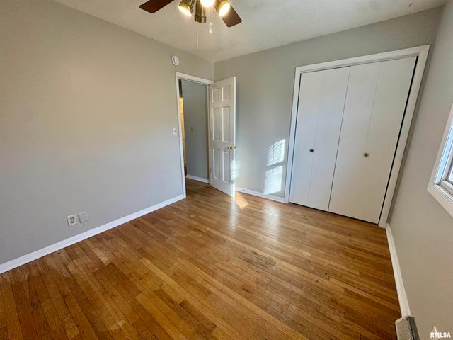 2207 18TH Street, Bettendorf, IA 52722