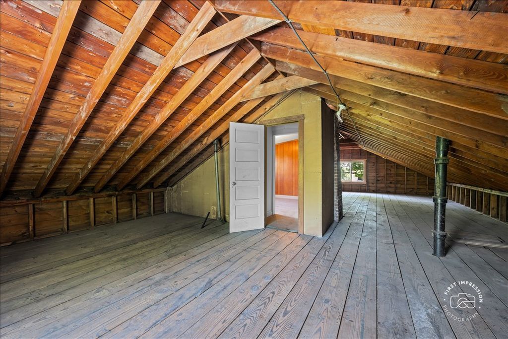 Image 17 of property listing at 285 Forest Avenue, Glen Ellyn, IL 60137