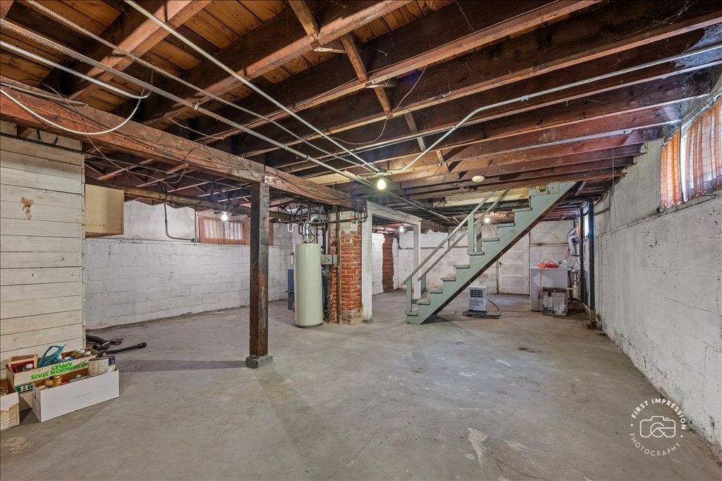 Image 18 of property listing at 285 Forest Avenue, Glen Ellyn, IL 60137