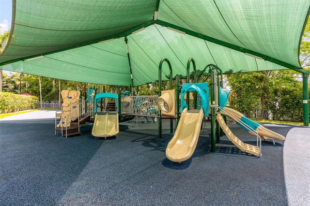 343 Merlin Way, Plantation, FL 33324
