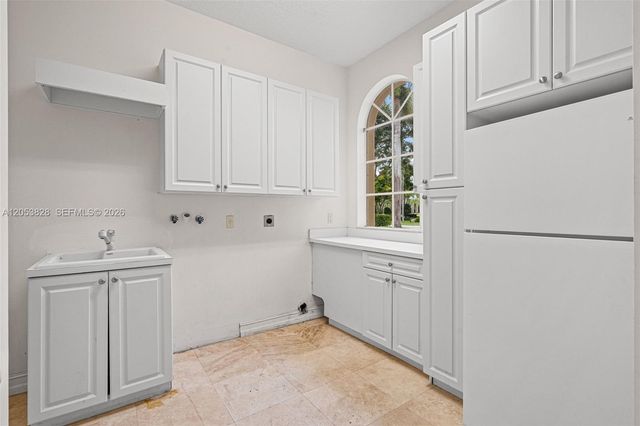 343 Merlin Way, Plantation, FL 33324