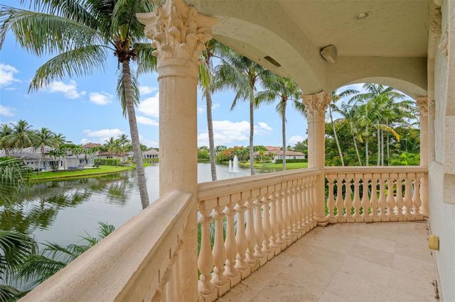 343 Merlin Way, Plantation, FL 33324