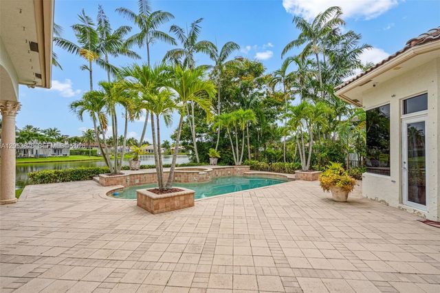 343 Merlin Way, Plantation, FL 33324
