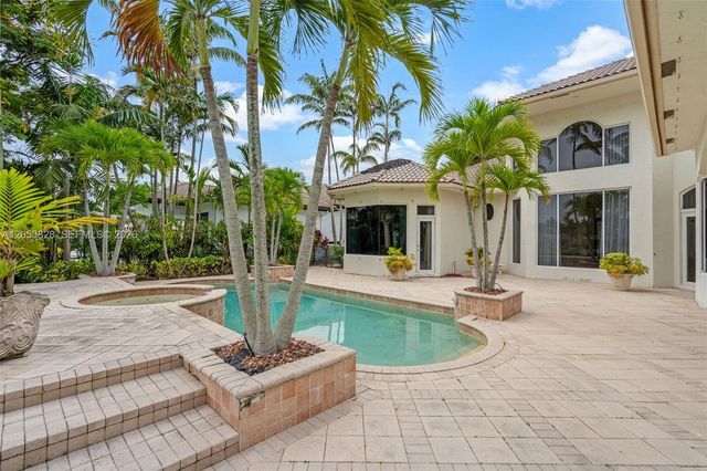 343 Merlin Way, Plantation, FL 33324