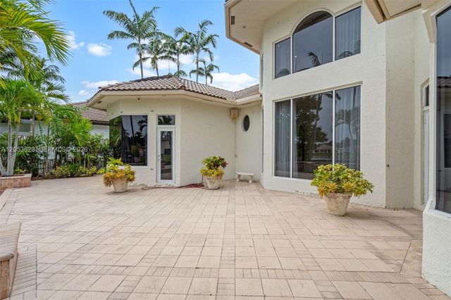 343 Merlin Way, Plantation, FL 33324