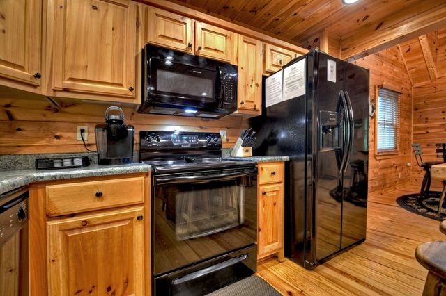 850 Mountain Lake Circle, Blue Ridge, GA 30513
