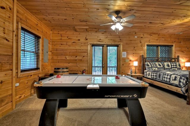 850 Mountain Lake Circle, Blue Ridge, GA 30513